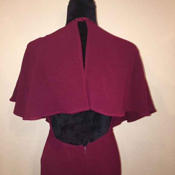 💋💋 Open back cape covered dress perfect for holidays - Picture 2 of 6